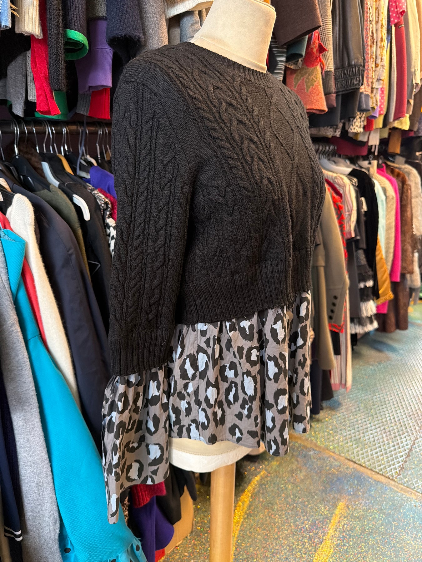 Pull Kenzo TXL / M - Noir Torsadé + Bas Léopard - 60€ – Eline Vintage