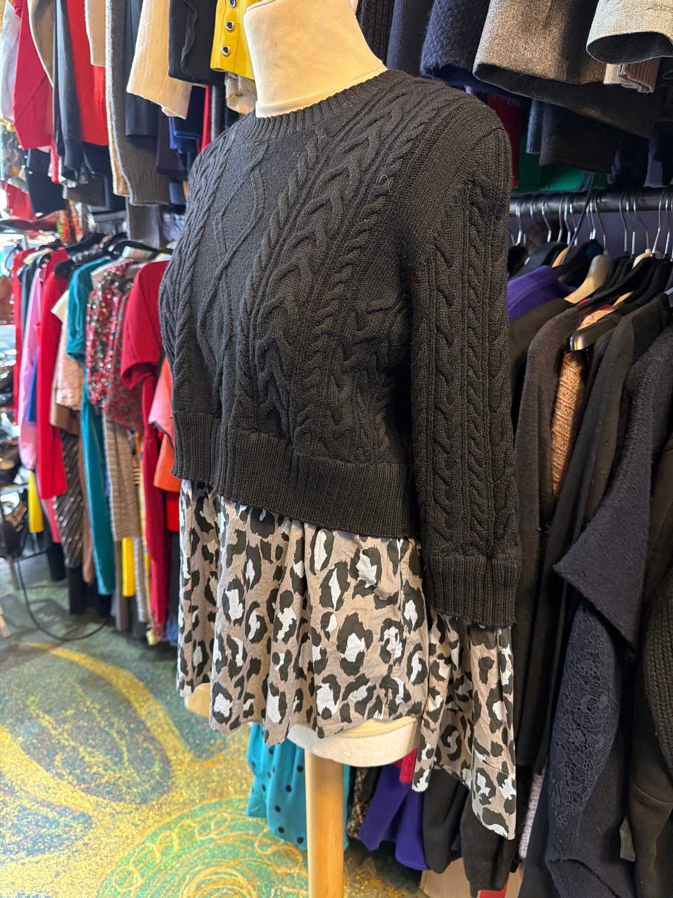Pull Kenzo TXL / M - Noir Torsadé + Bas Léopard - 60€ – Eline Vintage