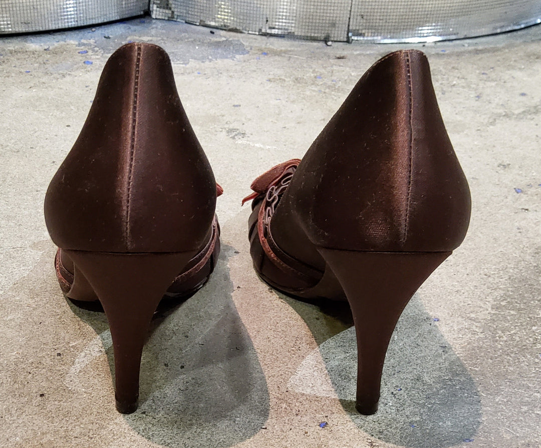 Escarpins Vintage BCBGMAXAZRIA à Talons Hauts Stiletto - Taille 39,5 (US 9.5) - Imprimé Floral Avec Accents Métalliques